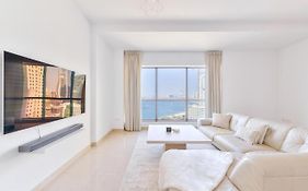 Deluxe Retreat In Jbr - Million Dollar View - Balcony